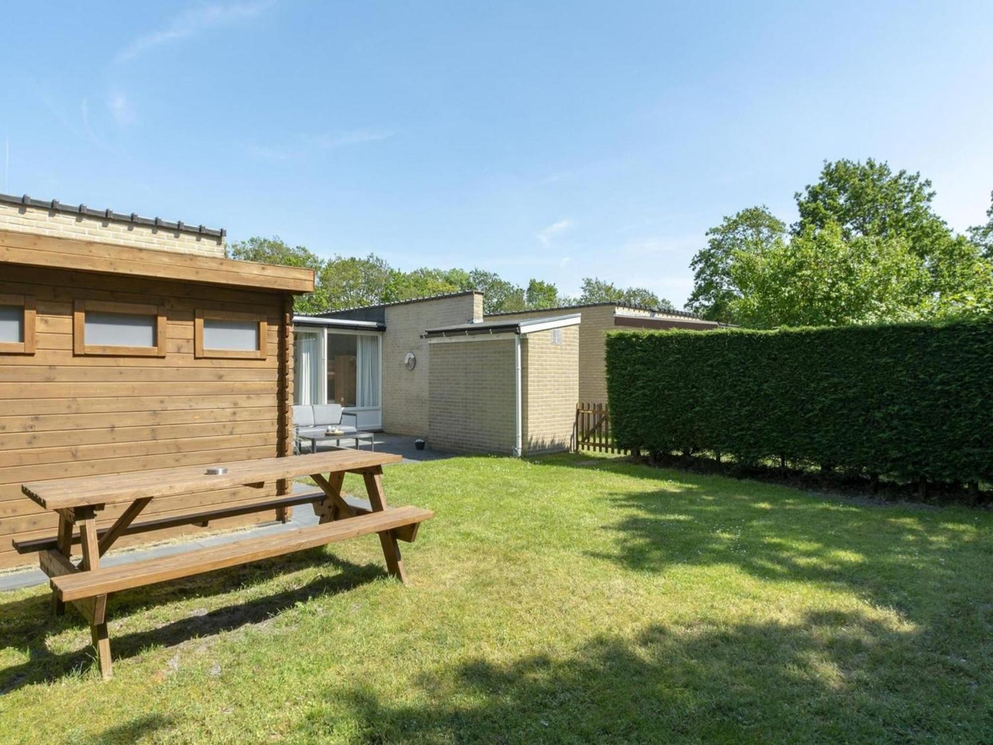 Contemporary Bungalow With Garden Sint Maartensvlotbrug Екстер'єр фото