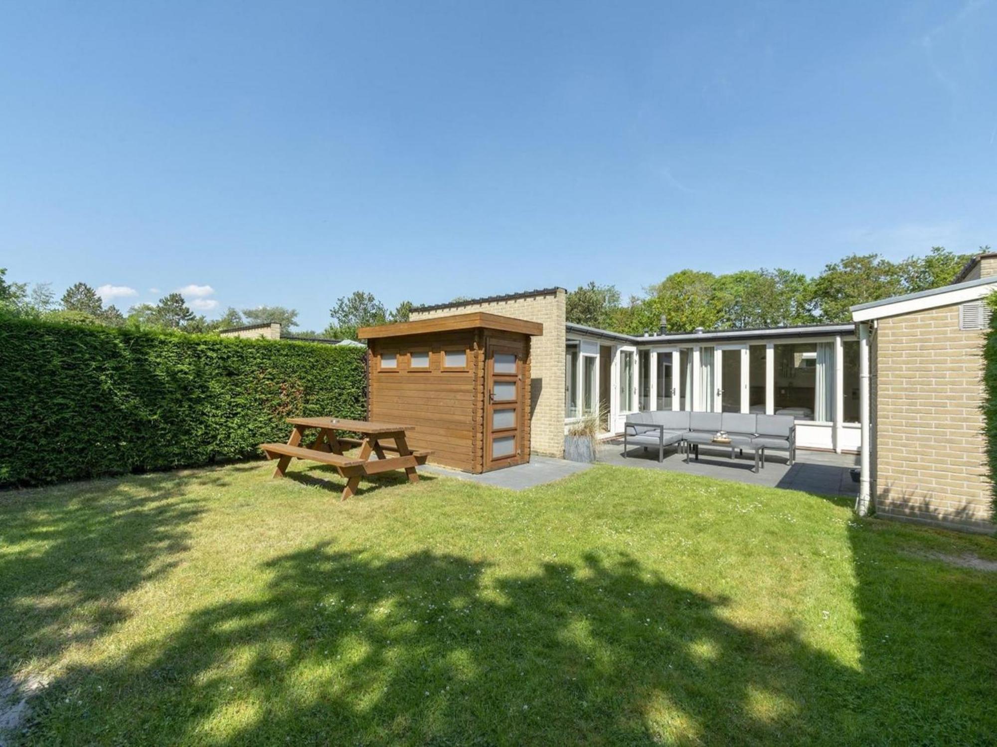 Contemporary Bungalow With Garden Sint Maartensvlotbrug Екстер'єр фото